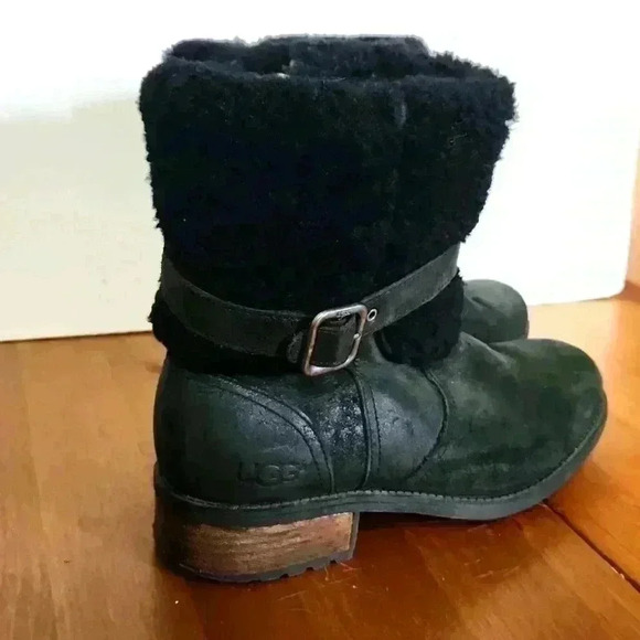 UGG Shoes - UGG AUSTRIALIA size 9